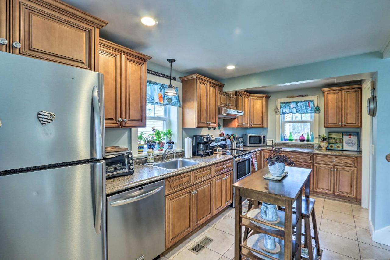Remodeled Farmhouse In Waterford Near 2 Beaches! Luaran gambar